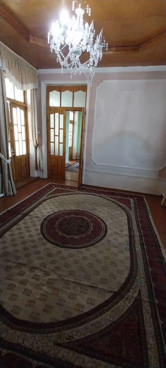 8 xonali kvartira